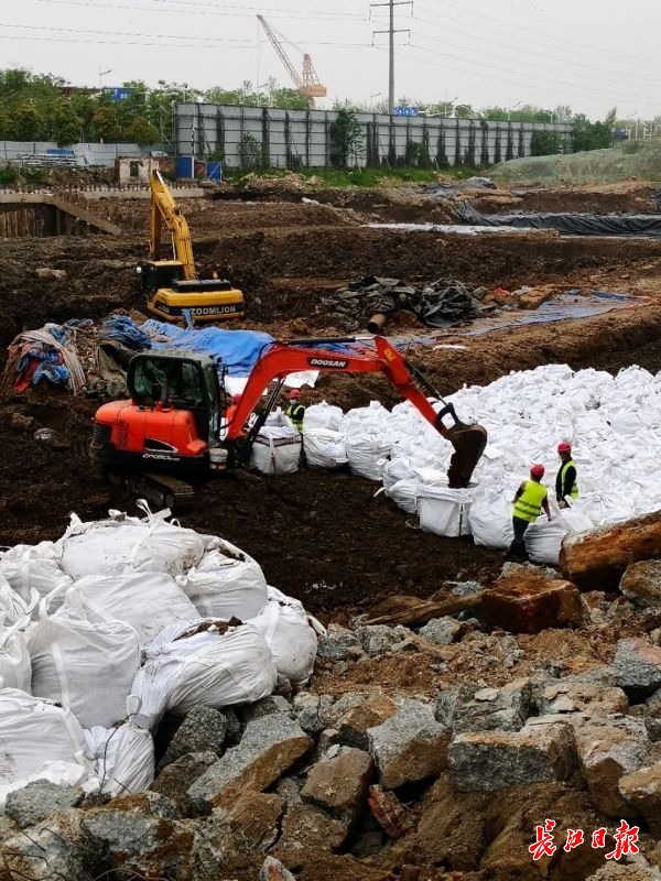 青山一地块完成土壤修复 武汉首个《土壤污染防治法》实施后的治污典型
